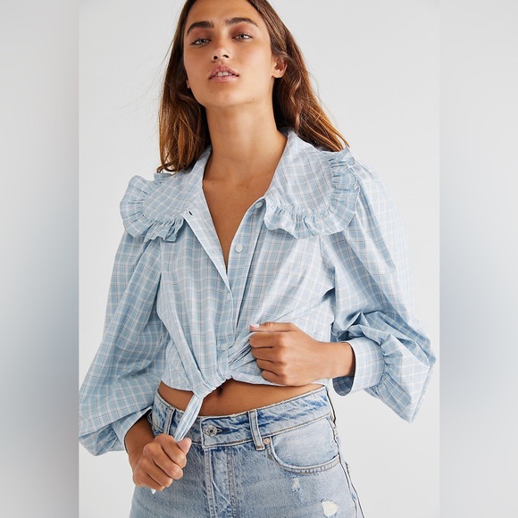 Levi's Tops - Levi’s Blue Plaid Large Collar ‘Emilie’ Blouse NWT